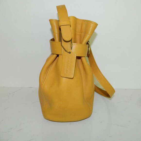 VTG. 1997 Coach Soho Belted Bucket Bag Mustard Yellow Leather Pouch Purse #4156 - Picture 3 of 13